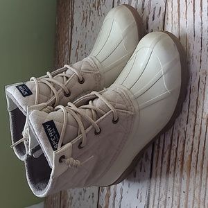 Sperry cream duck boots sz 6.5